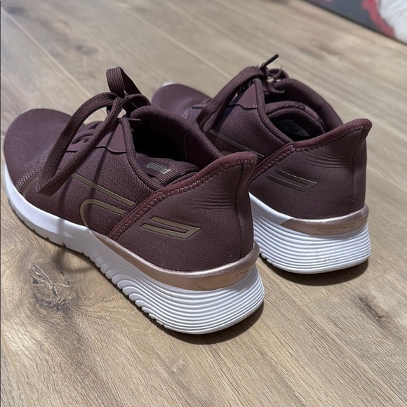 Puma Sneakers Size 9 - Picture 2 of 5